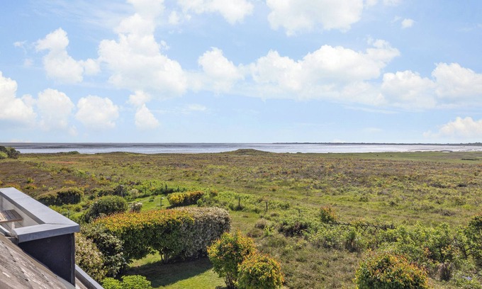 Munkmarsch Apartment | Wohnung im Obergeschoss mit Freiem Blick Über die Heide zum Wattenmeer