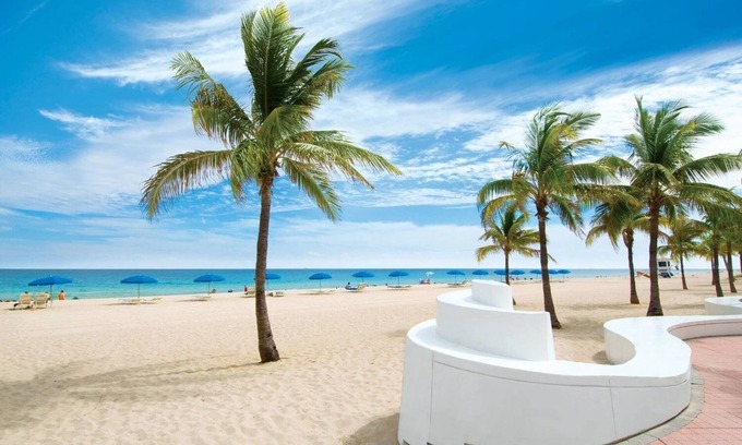 Hendricks and Venice Isles House | Wonderful 3BR Home w/Heated Salt Water Pool Near Downtown & Las Olas Blvd