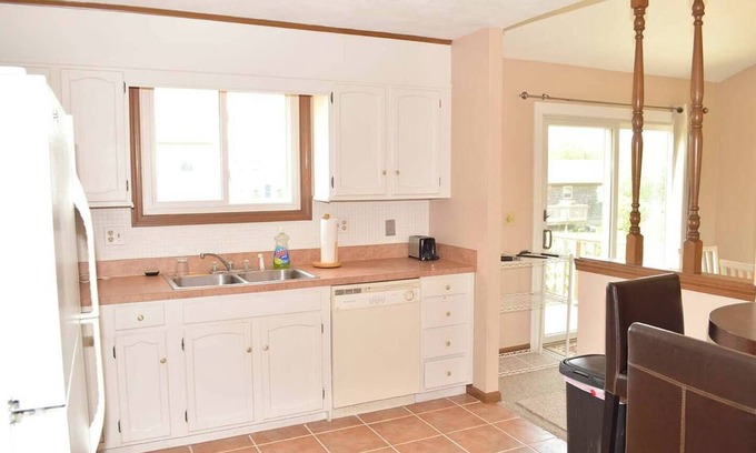 Eastward Look House | Wonderful 4 Bedroom Home for the Summer!