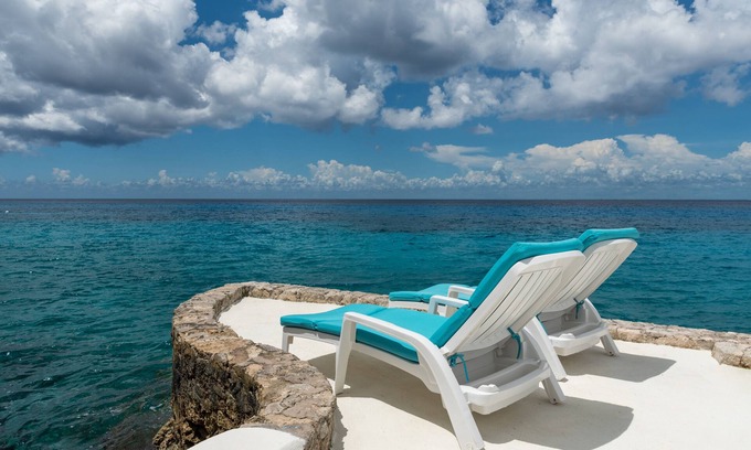 Zona Hotelera Norte Condo | Wonderful Direct Oceanfront 1BR Condo, Spectacular Snorkeling Outfront