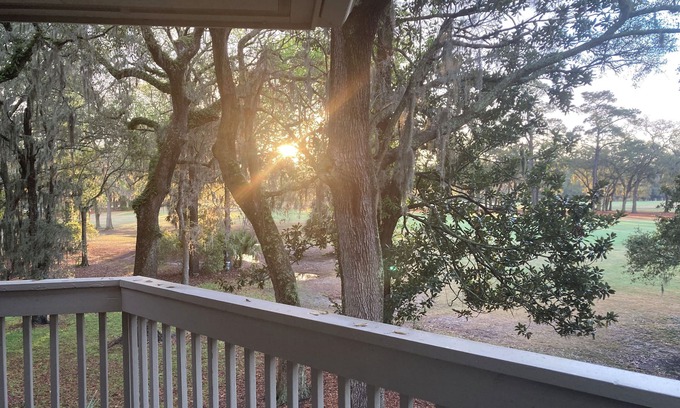 Palmetto Dunes Villa | Wonderful Golf Views! Privacy, Pets, 1/2 mile to Beach, Renovated. 5Star Reviews