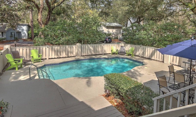 Lawton Woods House | WONDERFUL SEA PINES HOME WITH PRIVATE POOL, MINUTES TO THE BEACH -5 Cotton Lane