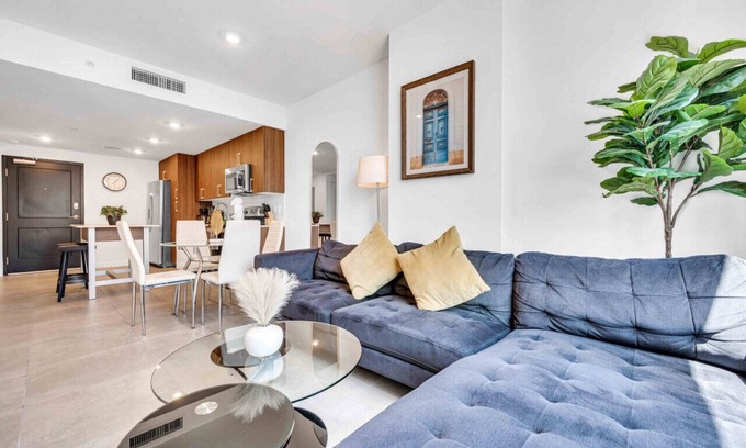 Overtown Apartment | Wonderful Unit In Downtown Miami W/Free Parking