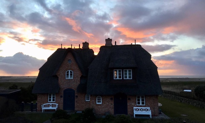 Rantum House | Wonderful view of the river in the house under Reet