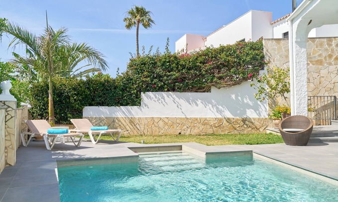 Chimenea Villa | Wonderful 'Villa Burriana Beach' with Sea View, Pool, Balcony, Terrace & Garden