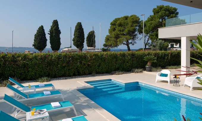 Fazana Villa | Wonderful villa for 6 guests with A/C, private pool, WIFI, TV and terrace