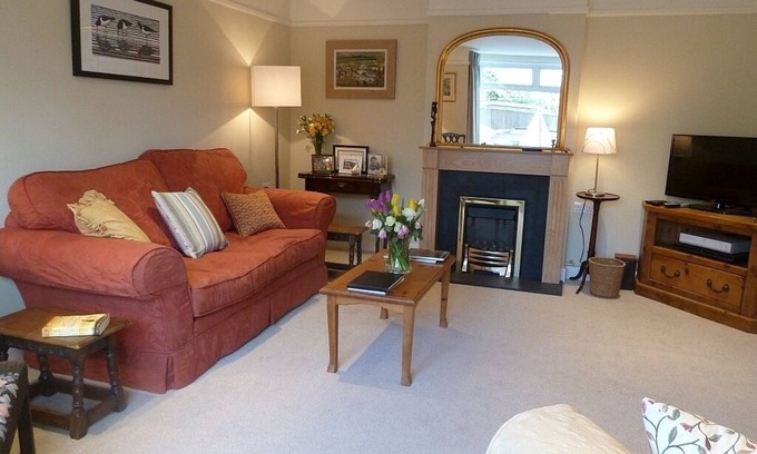 Aldeburgh Apartment | Wonderfully Equipped 2 Bedroom Apartment In Central Aldeburgh, Suffolk, England