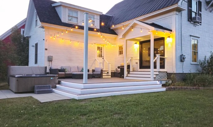 Woodstock Ski Chalet | Woodbridge Inn · 6BR Historic Charm✦Riverfront✦Hot Tub✦Close to Ski