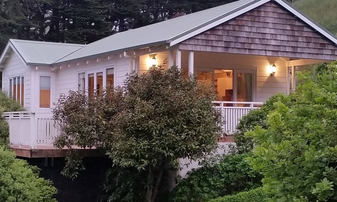 Tawa Cottage | -WOODBURN COTTAGE- Superior self-contained rural - 15 mins from Wellington CBD