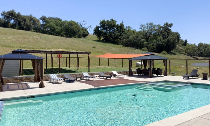 Cloverdale House | Woodhawk Manor of Alexander Valley