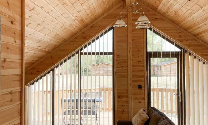 Runcton Holme Cabin | Woodlakes Park