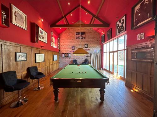 Scawton House | Woodland View with Hot Tub and Snooker Table