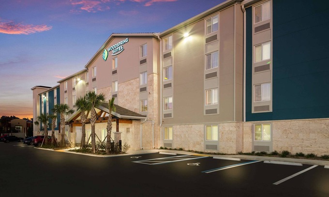 Wesley Chapel Hotel | WoodSpring Suites Wesley Chapel-Tampa