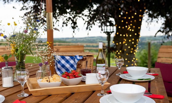 Honley House | WOODVIEW FARM, pet friendly, with open fire in Brockholes