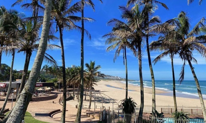 Hibiscus Coast House | Work. Relax. Thrive. Your Digital Nomad Retreat in Serenity Hills