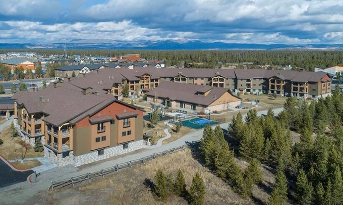 West Yellowstone Resort | Worldmark 3 bedroom condo at the gates of Yellowstone-full kitchen and laundry