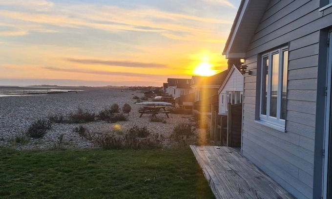 Pagham House | Wow I'm living on the beach. Luxury 4 bed sleeps 8