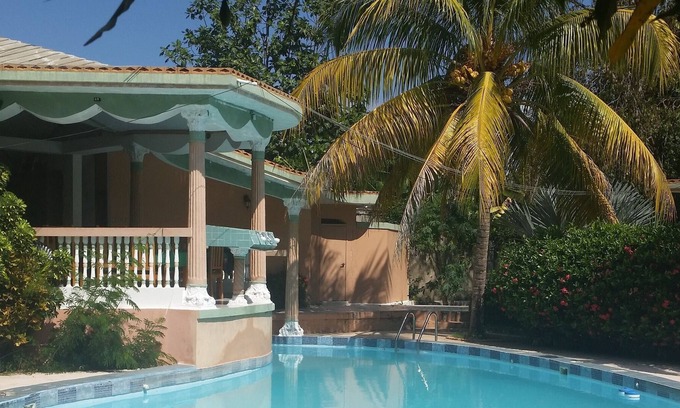 Mirebalais Hotel | Wozo Plaza Hotel