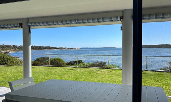 Lake Wangary House | Wrightaway - Absolute beachfront with million dollar views