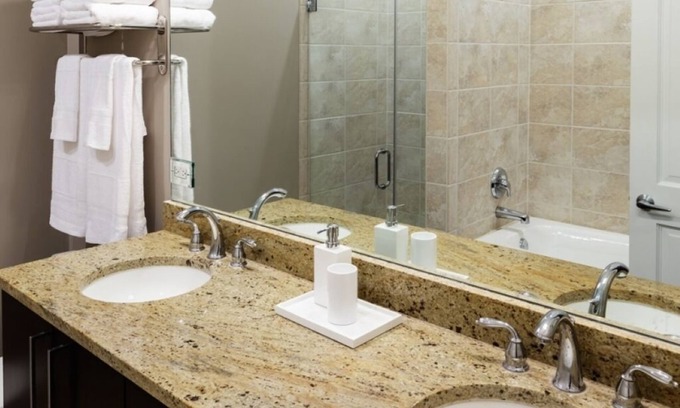 Lakeview Condo | Wrigley Field Grand Slam Suite 4 Bedrooms, 2 Bathrooms