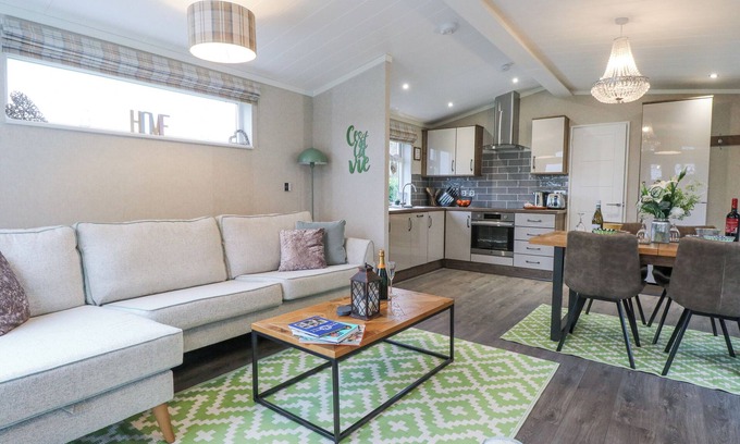 Necton Cottage | WURZBURC, with hot tub in Swaffham