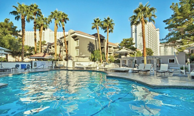 Las Vegas Condo | Wyndham Desert Rose Resort | 1BR King Suite