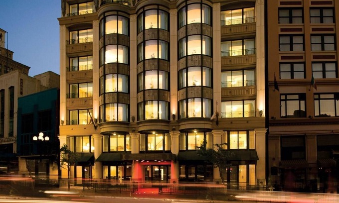 Gaslamp Quarter Resort | Wyndham Harbour Lights Studio Deluxe – A Chic Urban Retreat!