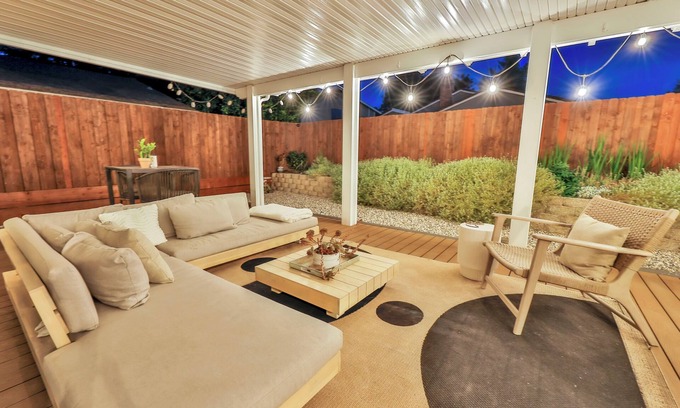 Northgate House | Xen House 3Bed/2Bath - Large fenced backyard - 10 Min from Downtown Sacramento