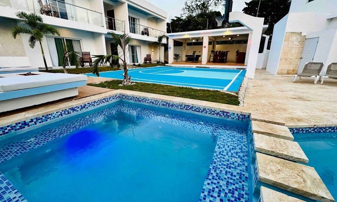 Sosua Villa | XXL Party Villa: Pool, Basketball Court, Billiard & BBQ!