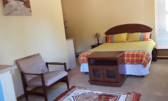 Pretoria House | XYZ Guest House-Executive Study