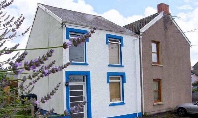 Ferryside Cottage | Y Garth