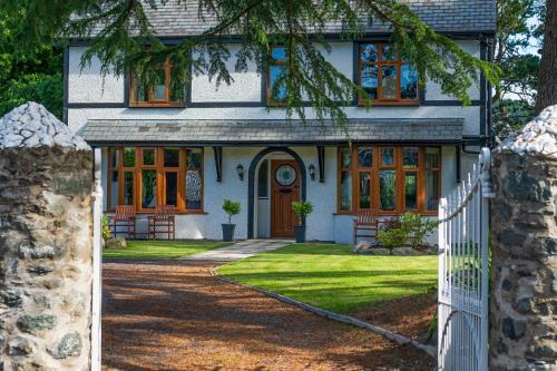 Rowen House | Y Gorlan - Snowdonia luxury house Carneddau mountain views