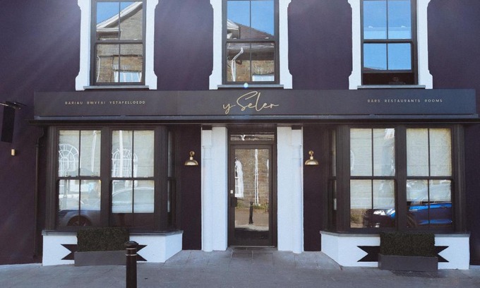 Aberaeron Hotel | Y Seler