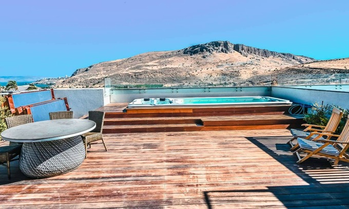 Migdal House | YalaRent Magdala Resort - Luxury Suites with Pool or Jacuzzi with Sea View