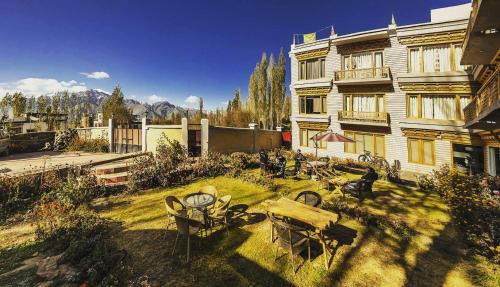 Leh Hotel | Yarab Tso