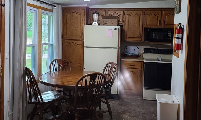 Shawano House | Year round Lake front home, Close to County Park, Golfing, Casino,