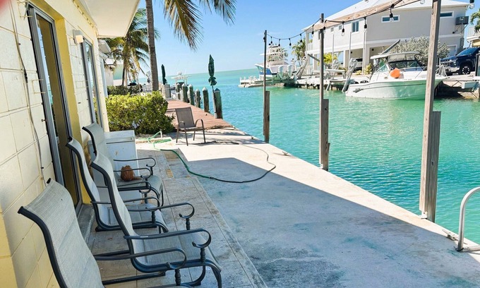 Little Venice House | Yellow Fin Ocean front Breezes (M#11)