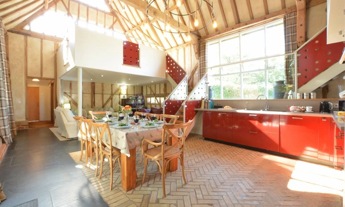 Woodbridge House | YEW TREE FARM BARN, WORLINGWORTH, pet friendly in Framlingham