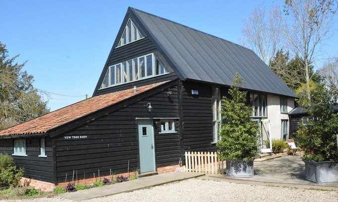 Woodbridge Cottage | YEW TREE FARM BARN AND STABLE, pet friendly in Framlingham