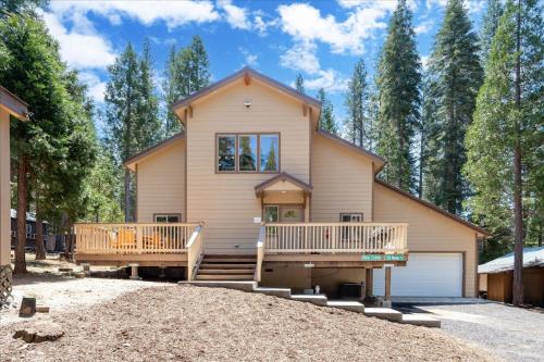 North Wawona House | Yosemite Base Camp- Updated cabin INSIDE Yosemite