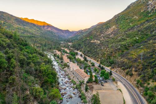 El Portal Cabin | Yosemite View Lodge