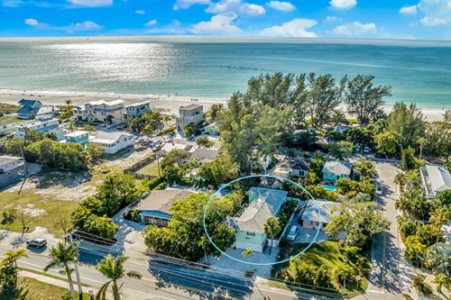 Ilexhurst House | You, Me and the Sea AMI