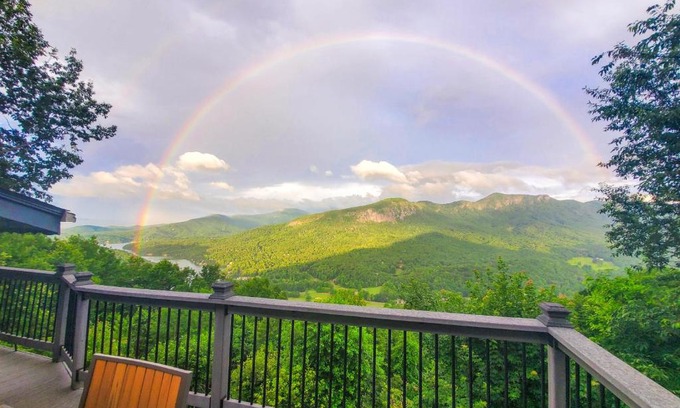Lake Lure House | Young's Mountain Hideaway