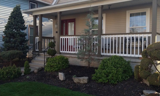 Detroit - Shoreway House | YOUR FAMILY FRIENDLY HOME IN CLEVELAND