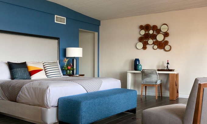 San Diego Hotel | Your Gateway to San Diego's Delights! Unit w/Kitchen, Pool, Tennis Court!