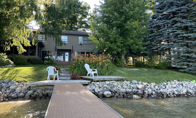 Bellaire House | Your Home Away from Home on Beautiful Lake Bellaire