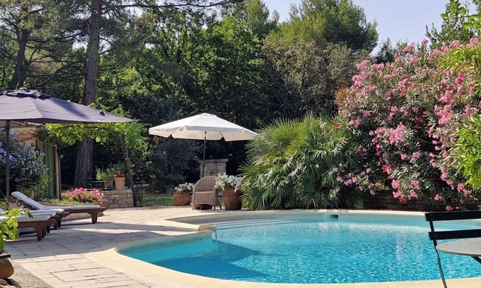 Malemort-du-Comtat Villa | Your little paradise in Provence, quiet and intimate. Heated swimming pool.