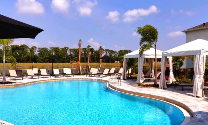 Laurel House | Your New Vacation Place in Fantastic Nokomis Charming 3-bedroom townhome AC/WIFI