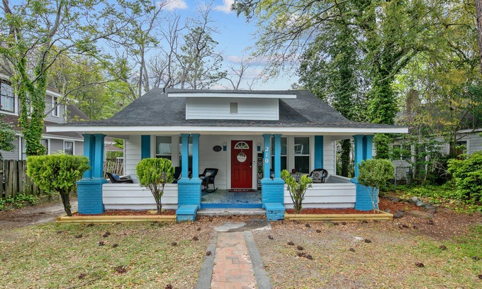 Terry Sanford House | Your Newest, Remodeled, and Fully-Furnished AirB&B in the Heart of Fayetteville!