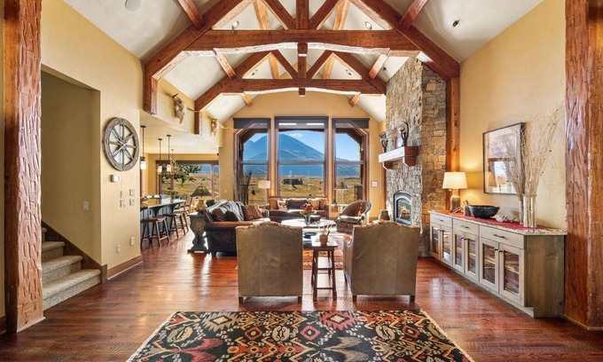 Pray House | Your own private Mountain Lodge - Rugged Montana Views With Year Round Access